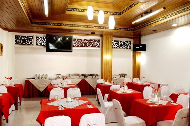 Ambun Suri Hotel Букитинги Екстериор снимка