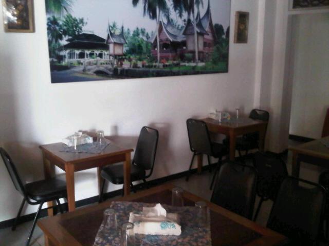Ambun Suri Hotel Букитинги Екстериор снимка