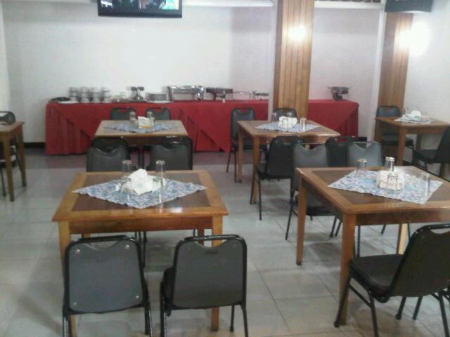 Ambun Suri Hotel Букитинги Екстериор снимка
