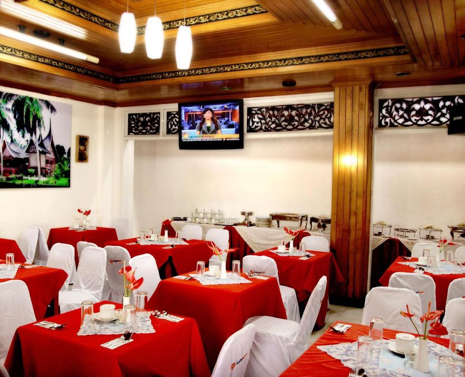 Ambun Suri Hotel Букитинги Екстериор снимка